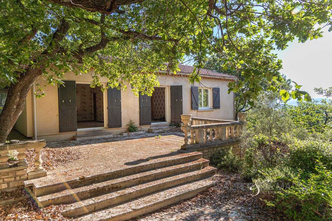 Villa in Gordes, Provence-Alpes-Côte d'Azur, France 4 - 18595749
