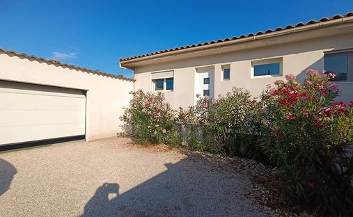 Villa in Saint-Chamas, Provence-Alpes-Côte d'Azur, France 1