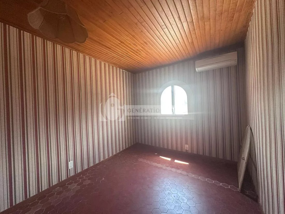 Townhouse in Arles, Provence-Alpes-Côte d'Azur, France 5 - 18595328
