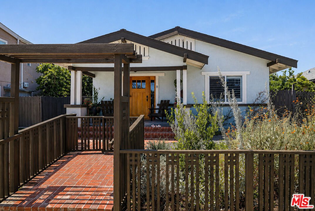 House in Signal Hill, California, United States 1 - 18595434