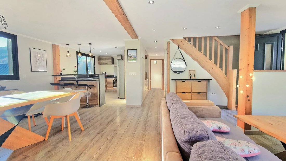 Chalet in Mijoux, Auvergne-Rhône-Alpes, France 5 - 18595447