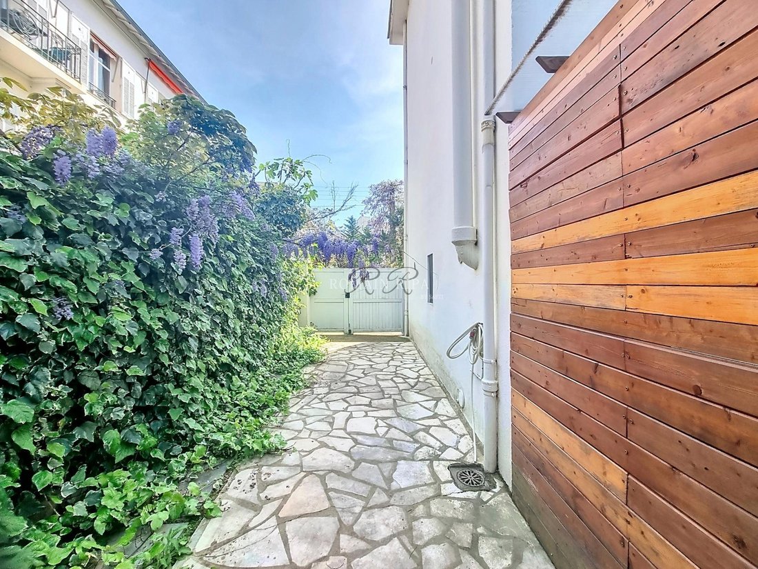 House in Cannes, Provence-Alpes-Côte d'Azur, France 2 - 18595894