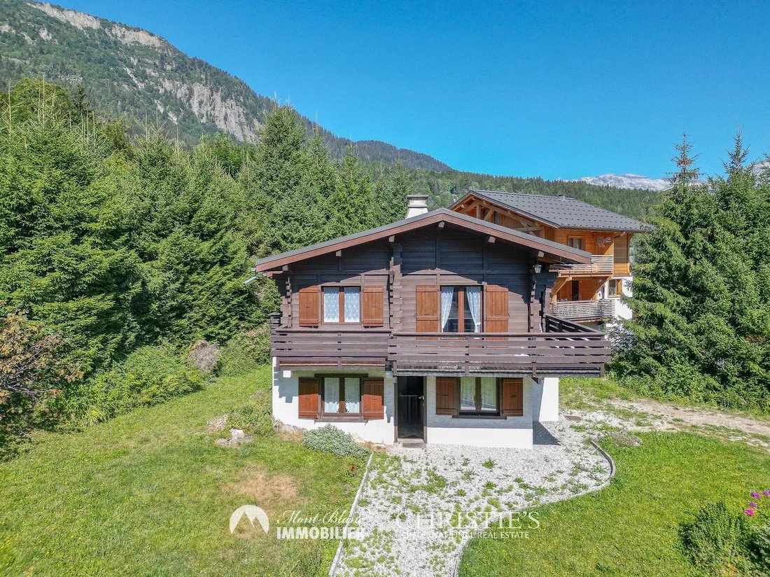Villa in Les Houches, Auvergne-Rhône-Alpes, France 1 - 18595347
