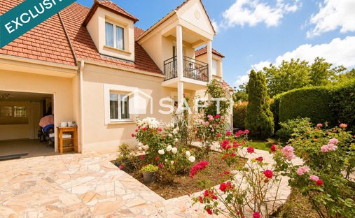 House in Magny-le-Hongre, Ile-de-France, France 1