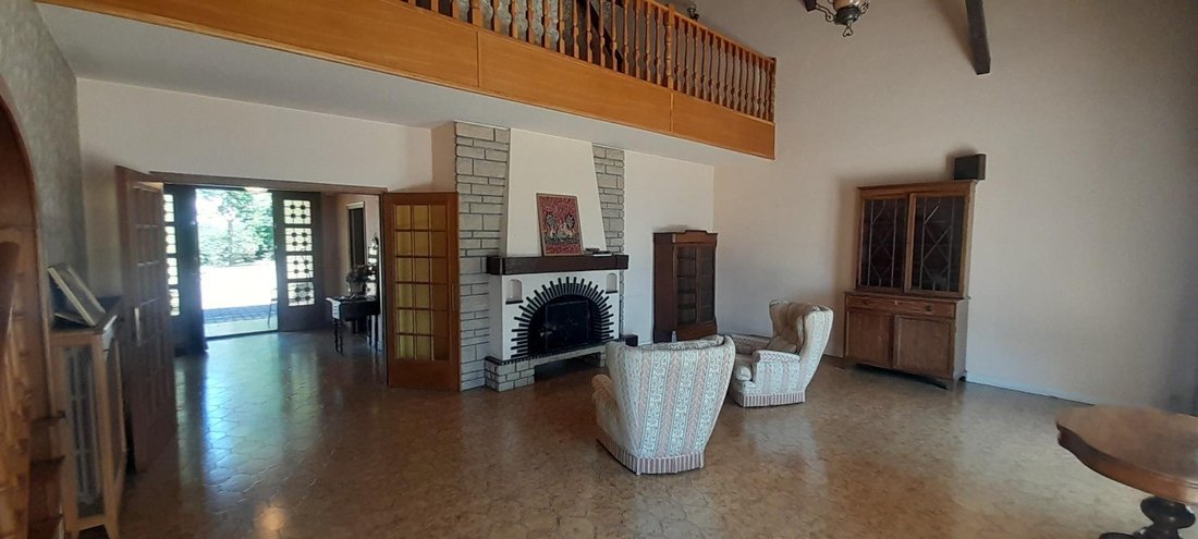 House in Divonne-les-Bains, Auvergne-Rhône-Alpes, France 4 - 18595903