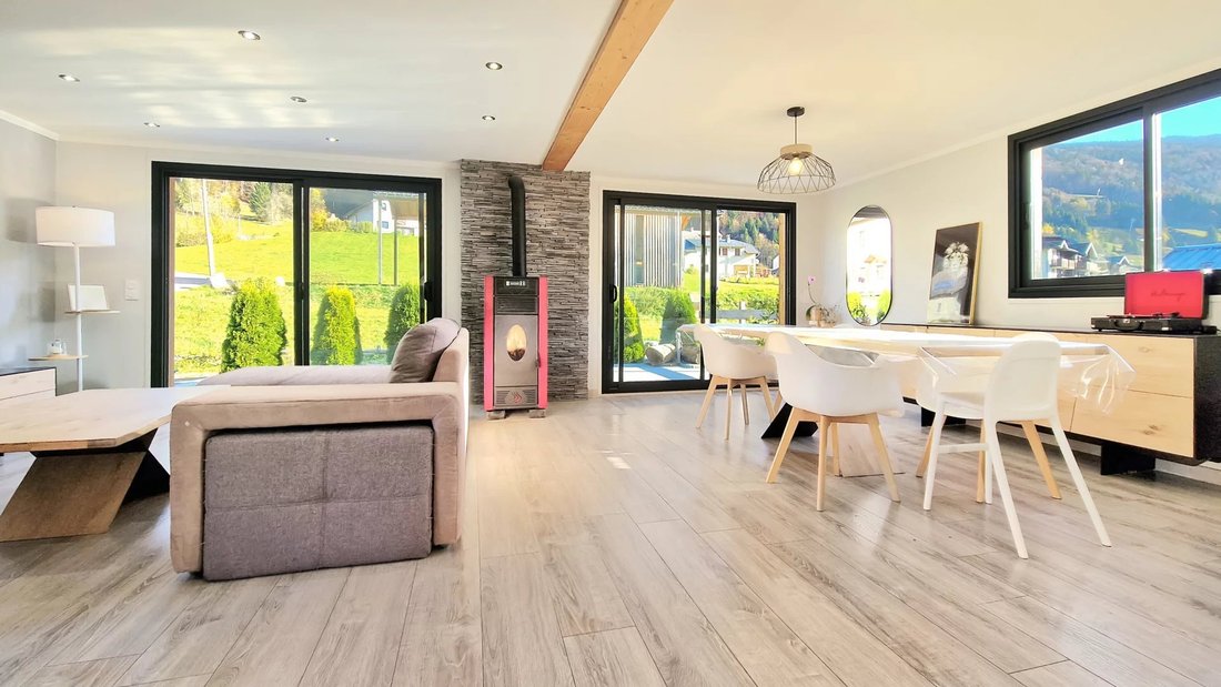 Chalet in Mijoux, Auvergne-Rhône-Alpes, France 3 - 18595447