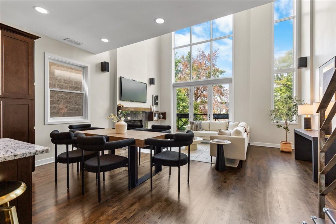 Condo in Chicago, Illinois, United States 2 - 18595348