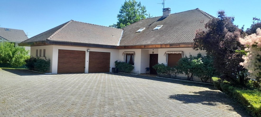 House in Divonne-les-Bains, Auvergne-Rhône-Alpes, France 2 - 18595903