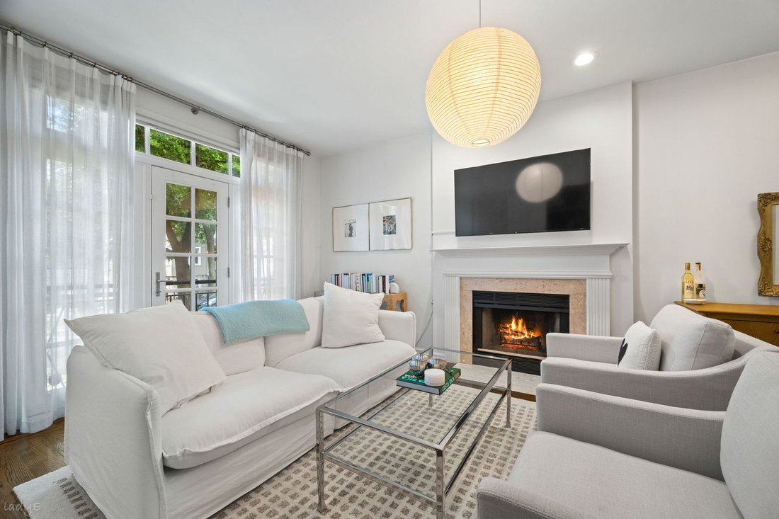 Condo in Chicago, Illinois, United States 2 - 18595372