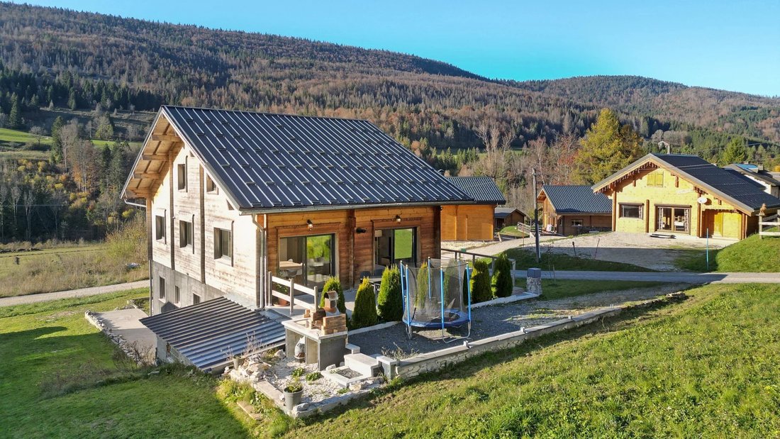 Chalet in Mijoux, Auvergne-Rhône-Alpes, France 4 - 18595447