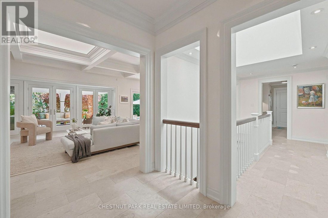 House in Burlington, Ontario, Canada 5 - 18595409