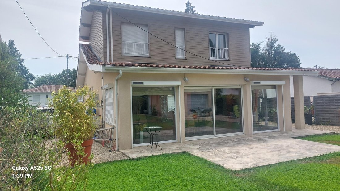 House in Cadaujac, Nouvelle-Aquitaine, France 1 - 17268924