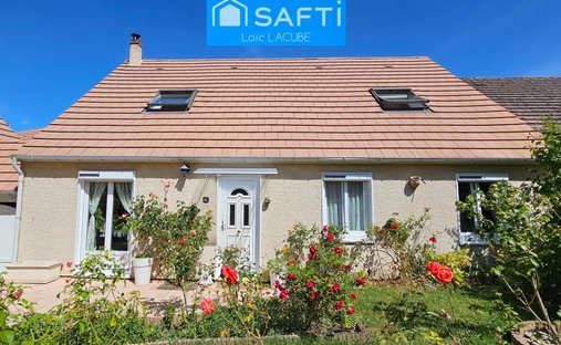 House in Villiers-Saint-Frederic, Ile-de-France, France 1