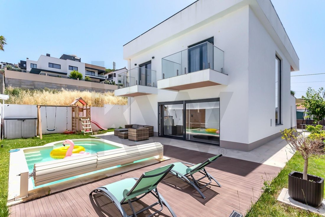 Townhouse in Vialonga, Lisbon, Portugal 1 - 18595468