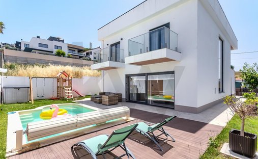 Townhouse in Vialonga, Lisbon, Portugal 1