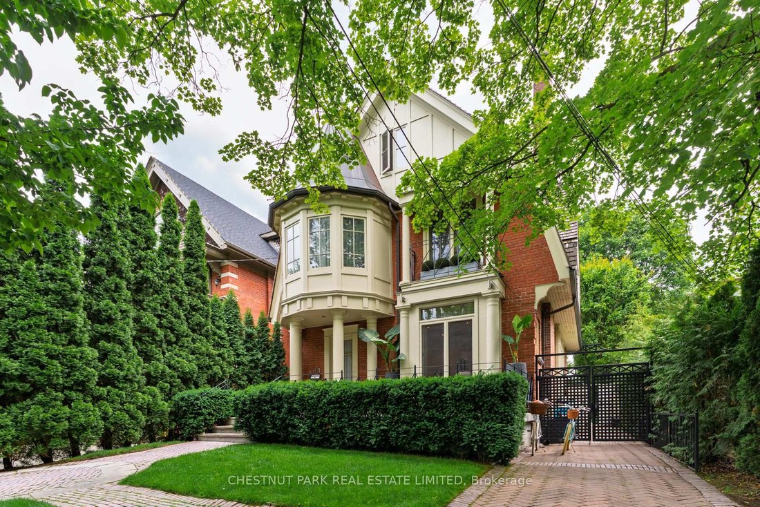 House in Toronto, Ontario, Canada 2 - 18595424