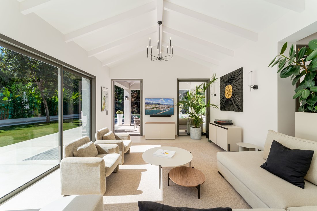 Villa in Nueva Andalucia, Marbella, Spain 2 - 18595921