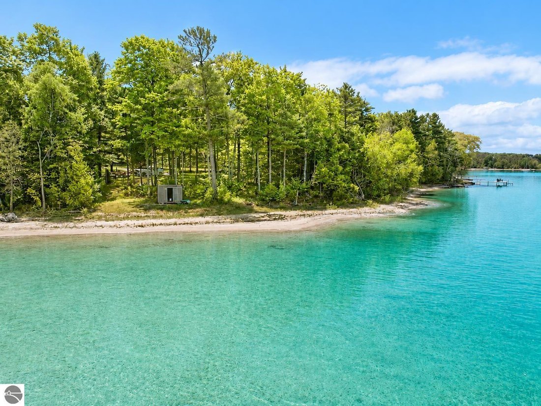 House in Suttons Bay, Michigan, United States 1 - 18595387