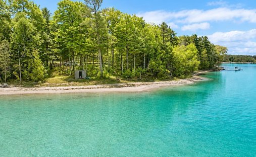 House in Suttons Bay, Michigan, United States 1