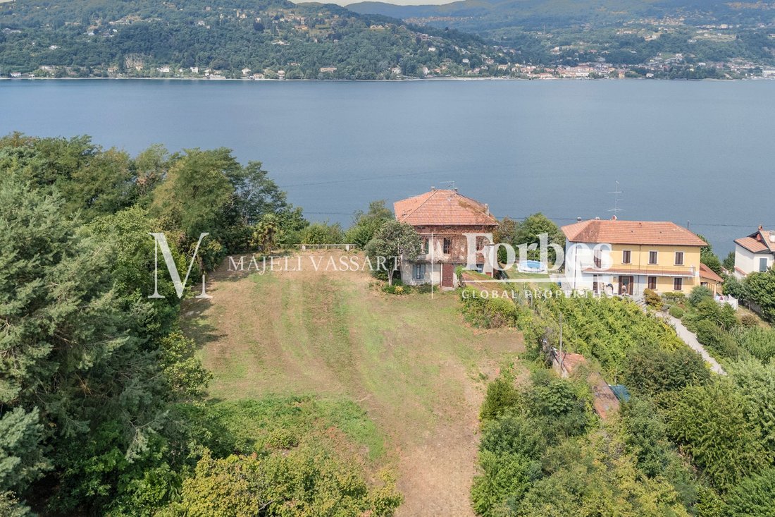 Villa in Angera, Lombardy, Italy 2 - 18595325