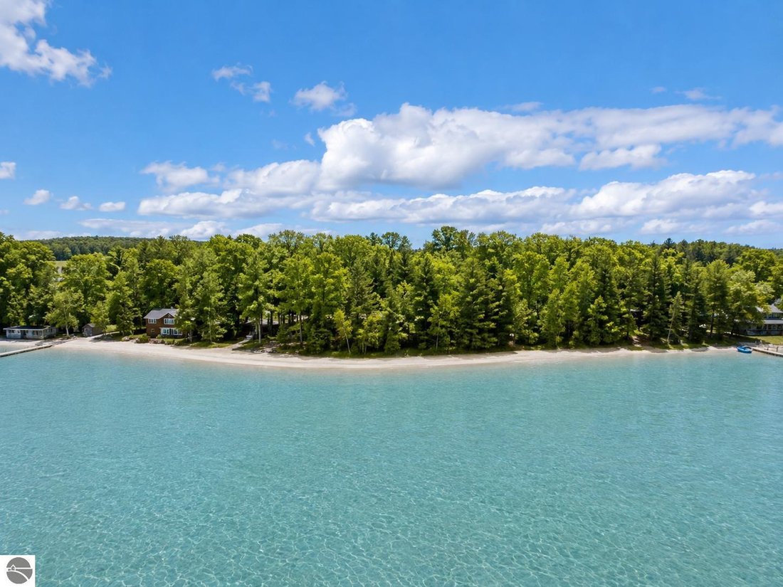 House in Suttons Bay, Michigan, United States 4 - 18595387