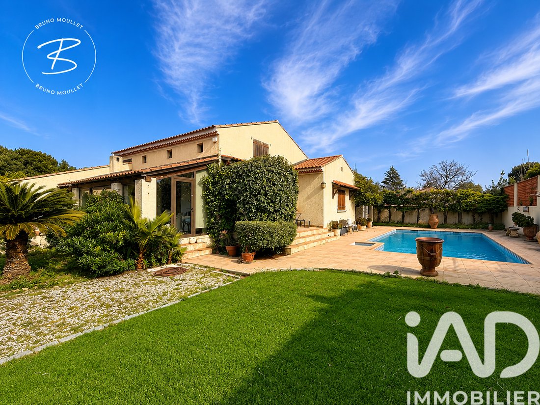 House in Six-Fours-les-Plages, Provence-Alpes-Côte d'Azur, France 2 - 17513887