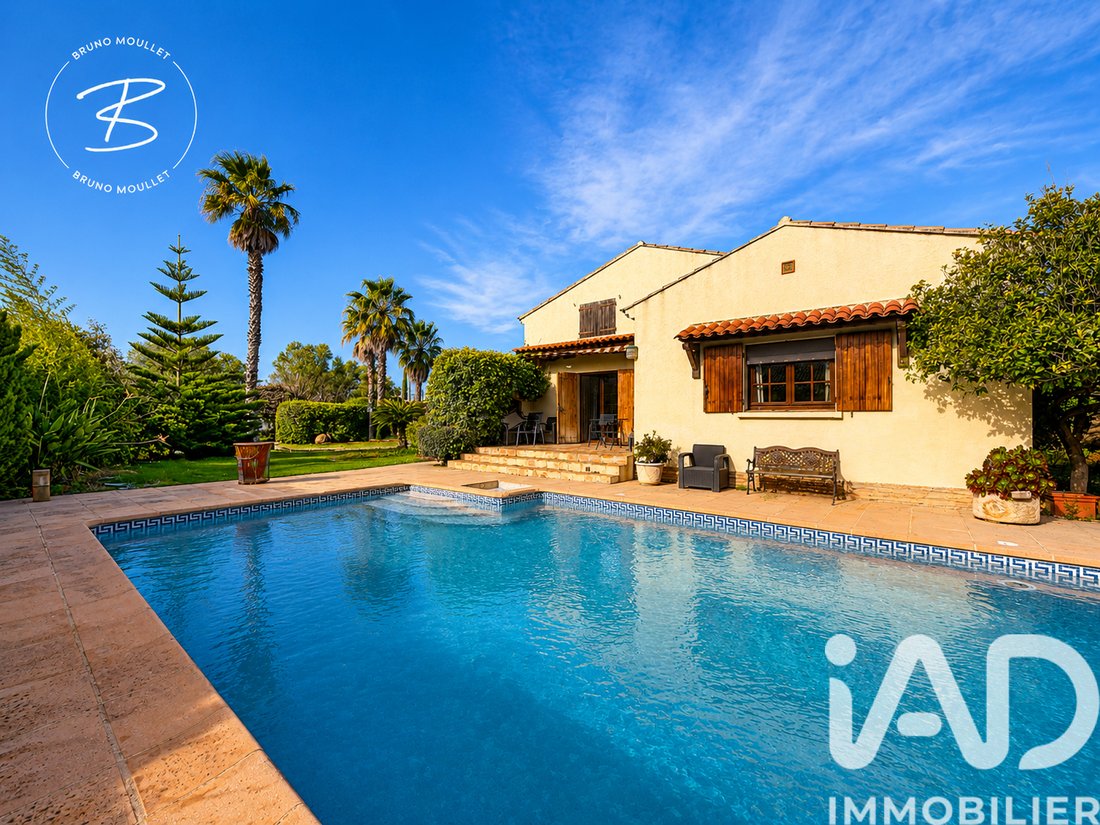 House in Six-Fours-les-Plages, Provence-Alpes-Côte d'Azur, France 1 - 17513887