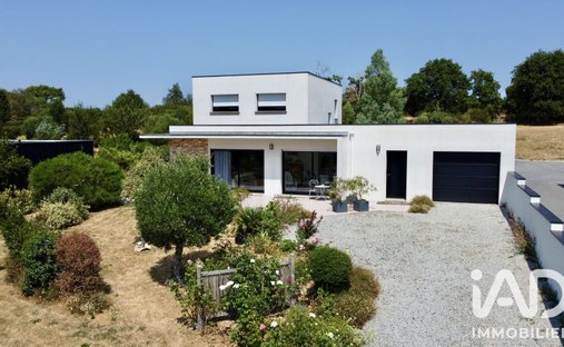 House in Meucon, Brittany, France 1