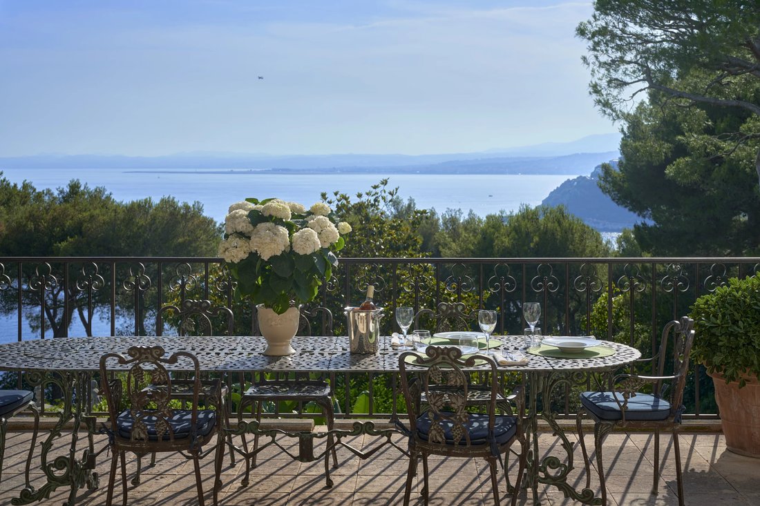 Villa in Saint-Jean-Cap-Ferrat, Provence-Alpes-Côte d'Azur, France 2 - 17067634