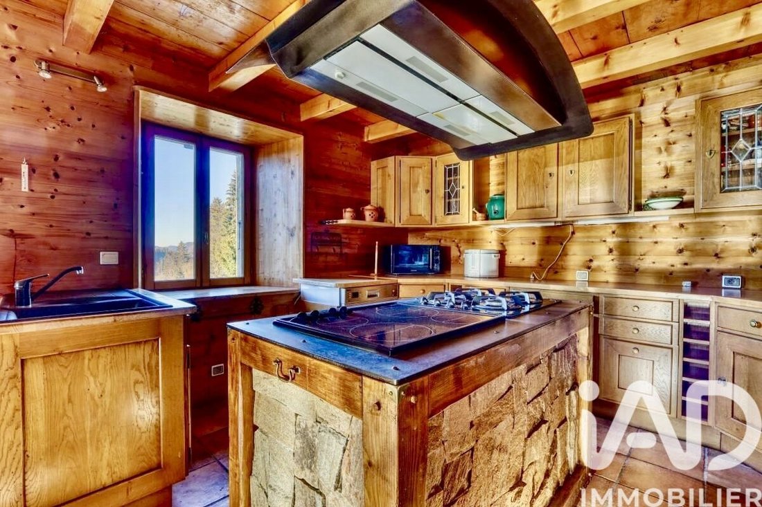 House in Arâches-la-Frasse, Auvergne-Rhône-Alpes, France 1 - 18596109