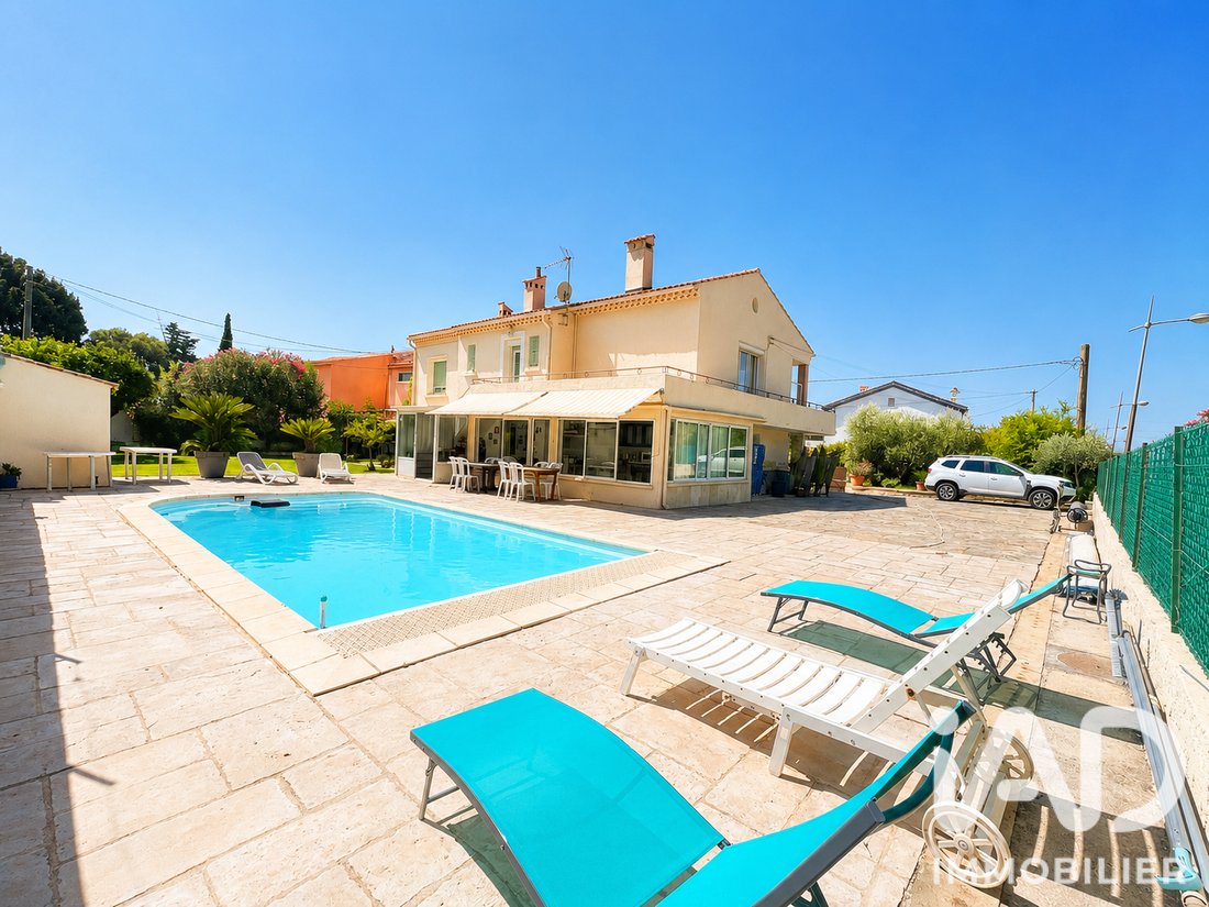 Maison à Tante Victoire, Six-Fours-les-Plages, France 1 - 18596538