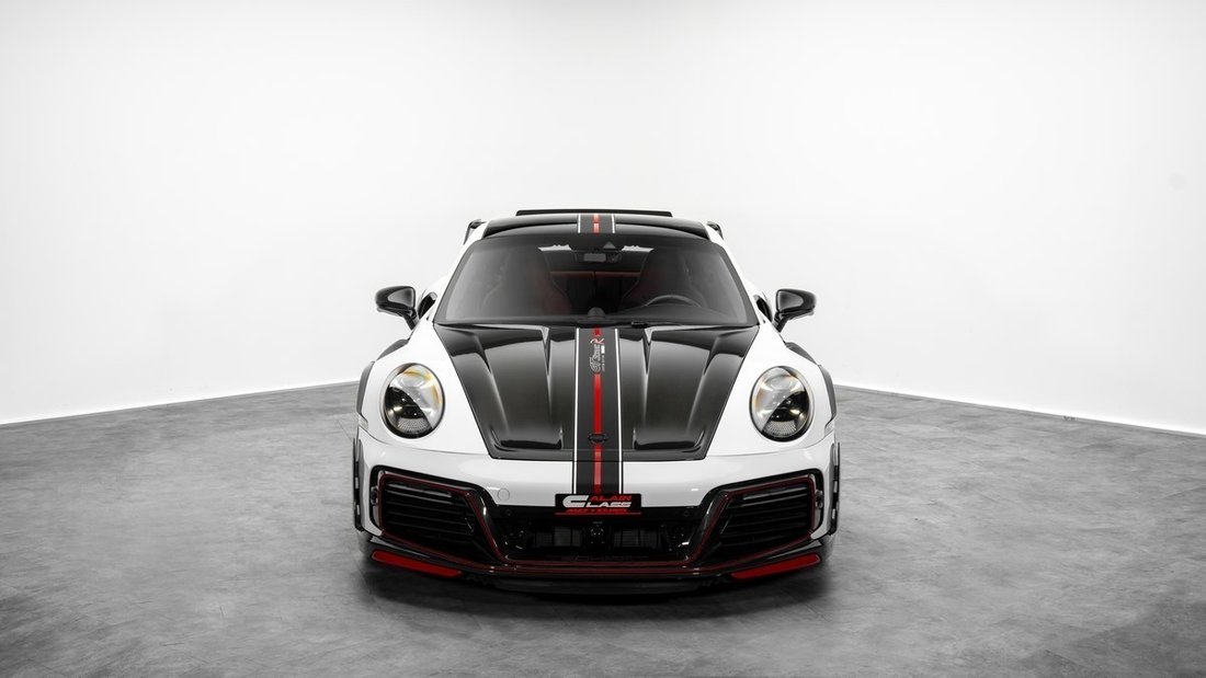 Coupe in Dubai, United Arab Emirates 3 - 18595329
