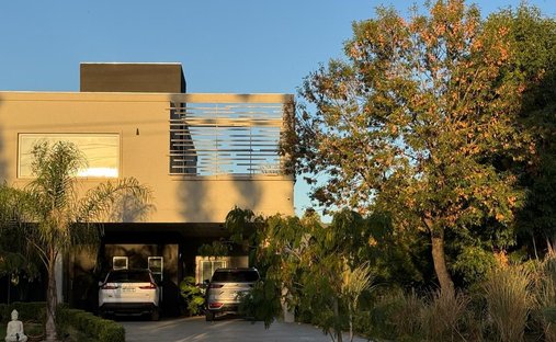 House in Villa Rosa, Buenos Aires, Argentina 1