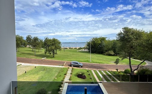 Villa in San Juan del Paraná, Itapúa Department, Paraguay 1