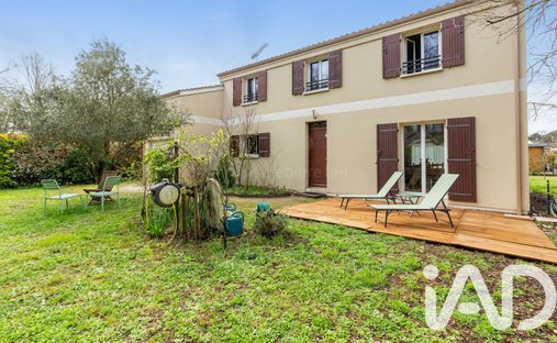 House in Sud, Léognan, France 1