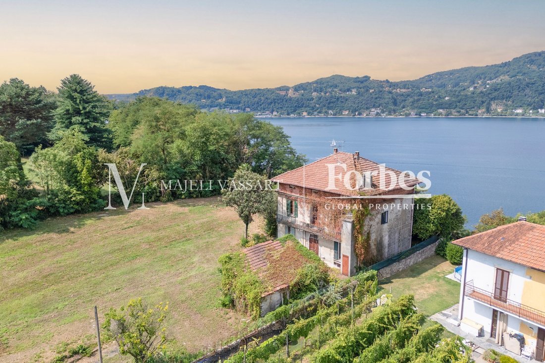 Villa in Angera, Lombardy, Italy 3 - 18595325