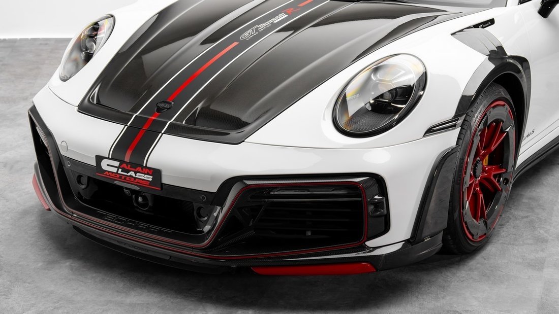 Coupe in Dubai, United Arab Emirates 5 - 18595329