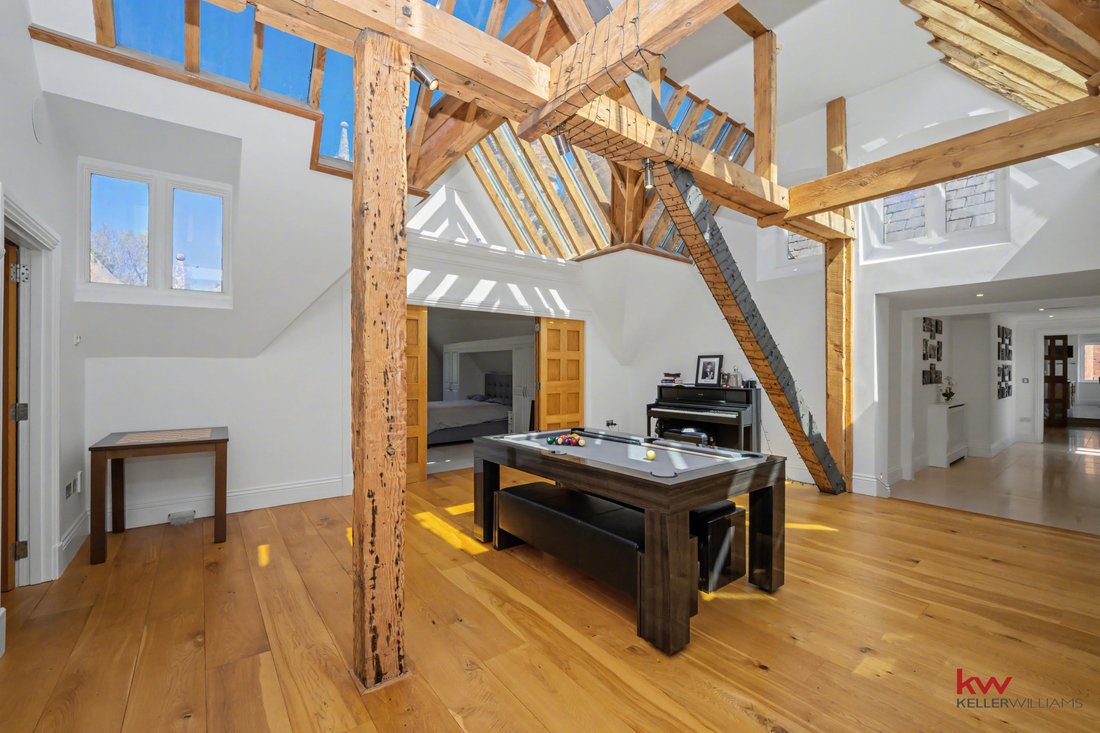 Penthouse in Hertford, England 3 - 18595585