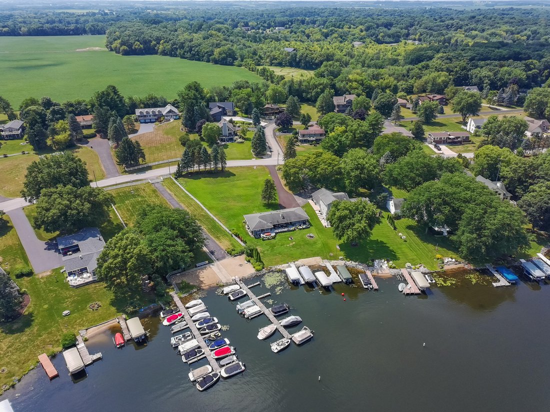 House in Lauderdale Lakes, Wisconsin, United States 4 - 18595377