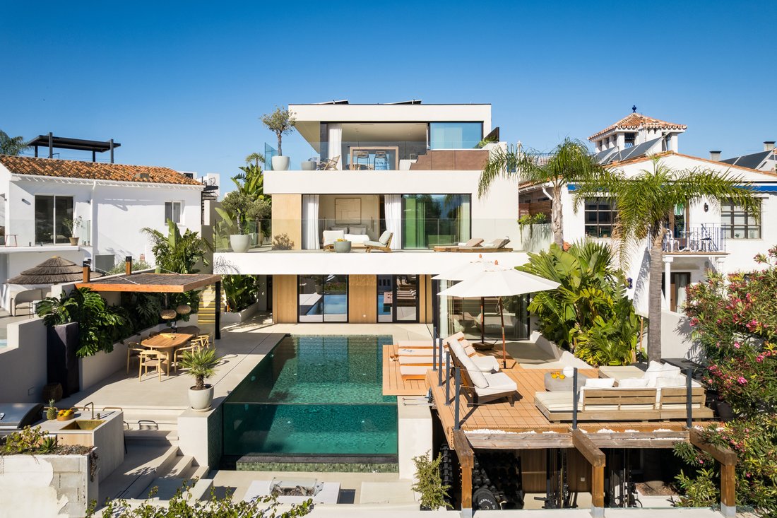 Villa in Puerto Banus, Marbella, Spain 1 - 18595856