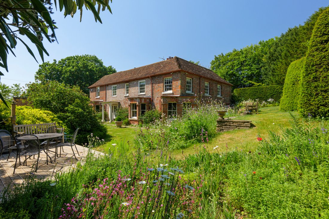 Country House in Lyminge, England 1 - 18596071