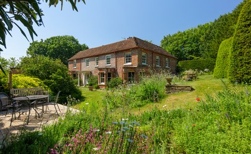 Country House in Lyminge, England 1