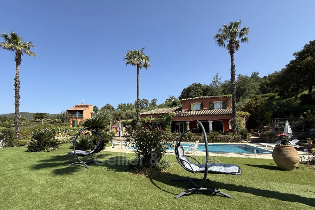 House in Nord Est, Bormes-les-Mimosas, France 2 - 18597606