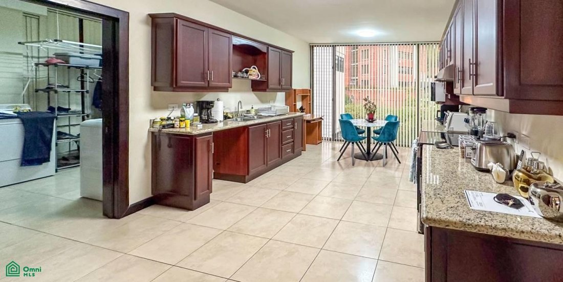 Condo in Escazu, San José Province, Costa Rica 2 - 17101048
