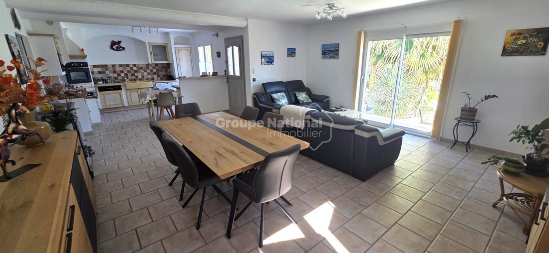 Villa in Le Rove, Provence-Alpes-Côte d'Azur, France 4 - 18602947
