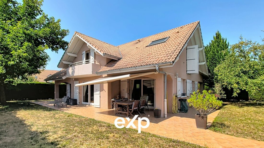 Villa in Veigy-Foncenex, Auvergne-Rhône-Alpes, France 1 - 18604072