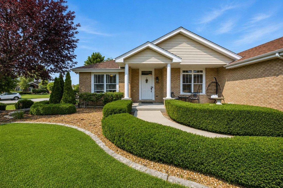 House in New Lenox, Illinois, United States 4 - 18597481