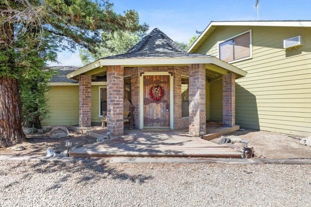 House in Coalinga, California, United States 1 - 17521319