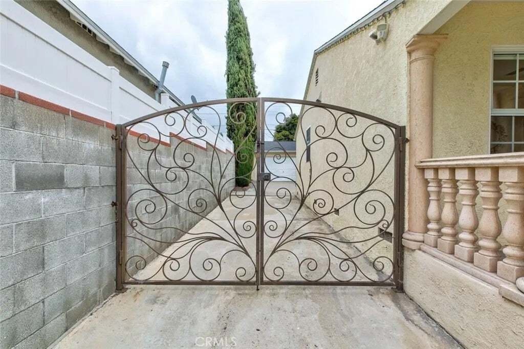 House in Burbank, California, United States 4 - 17633177