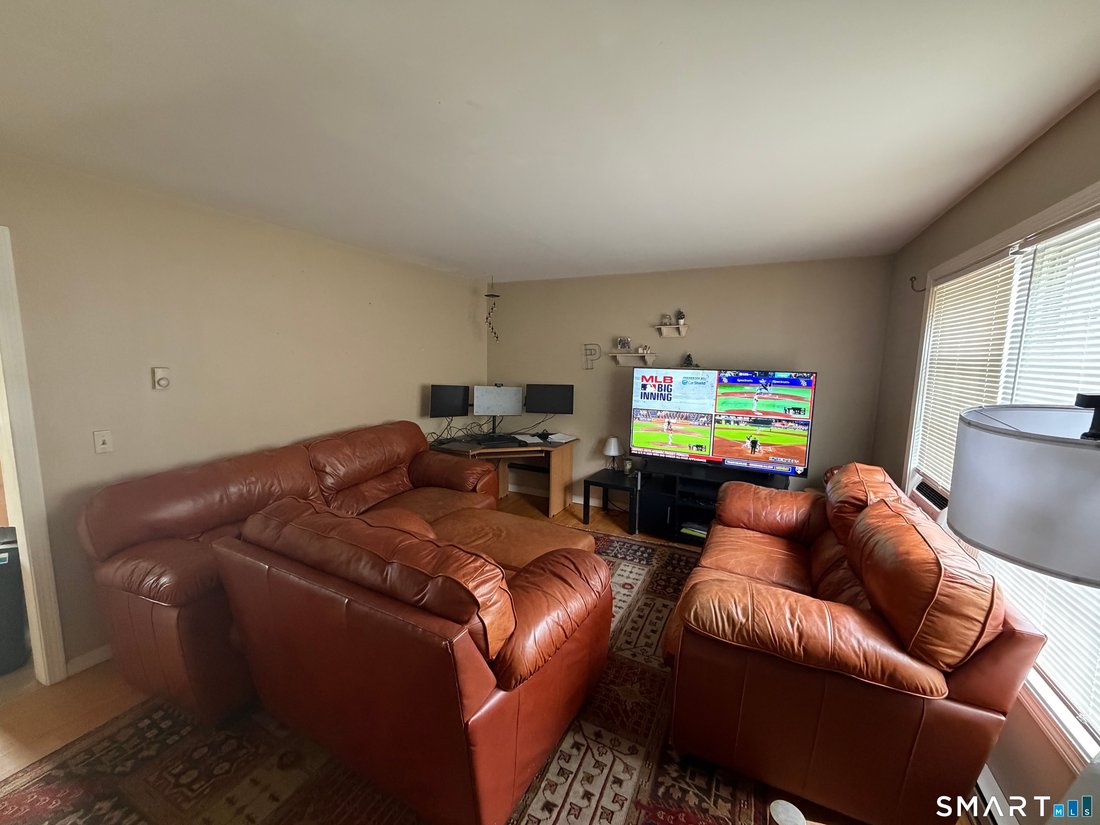 Naugatuck, Connecticut, United States 3 - 18602200